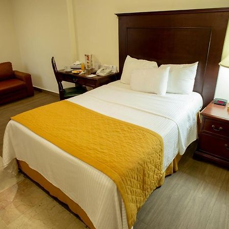 Hotel Plaza Calzada 몬테레이 외부 사진