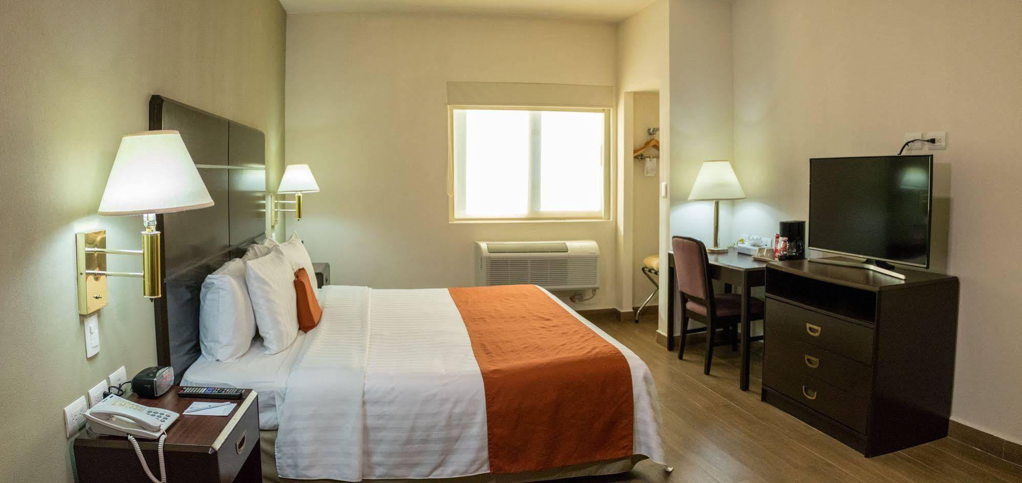 Hotel Plaza Calzada 몬테레이 외부 사진